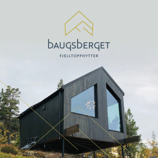 Bilde av en hytte i Baugsberget Fjelltopphytter med logo. Logo laget av Haus byrå